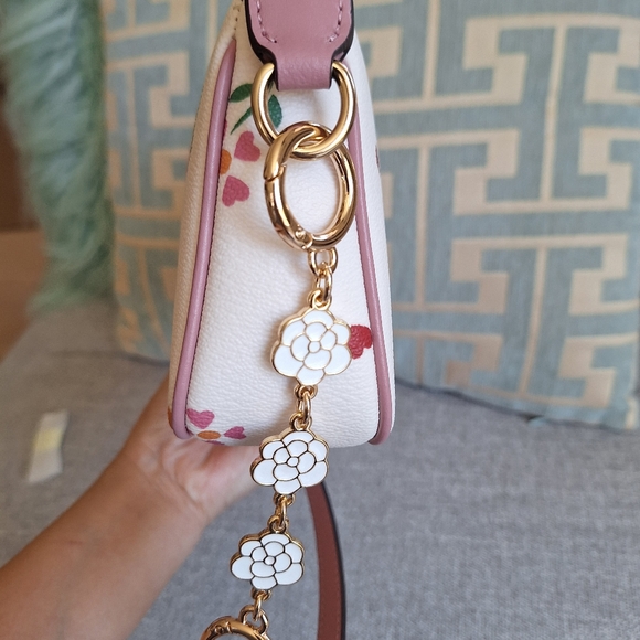 NWT Coach  Nolita 19 In Signature Canvas With Heart Petal Print+ extende… - Picture 5 of 12